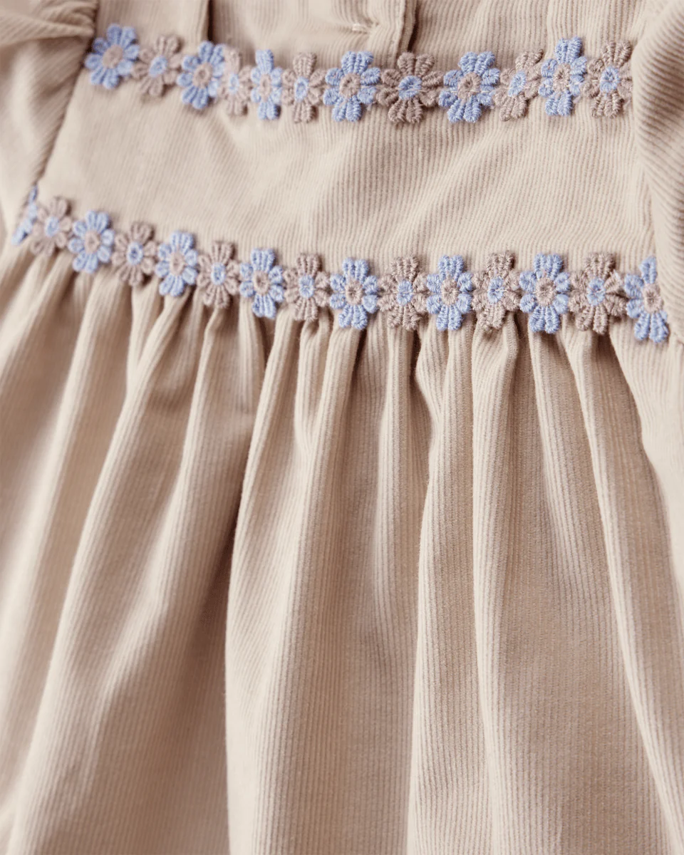Vestido marrón de manga larga en tejido suave - Image 3
